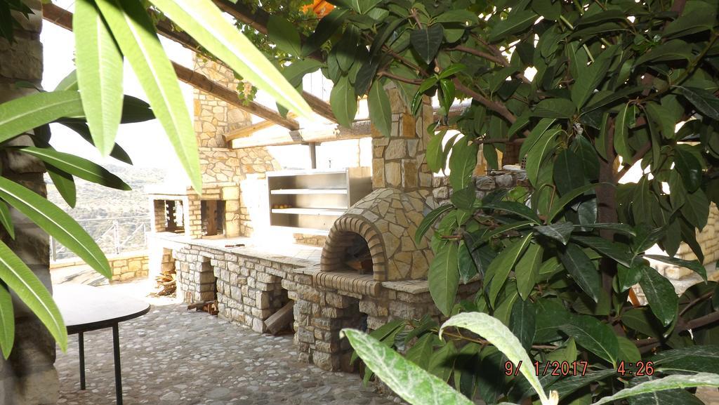 Stone Maisonettes Aigio Extérieur photo